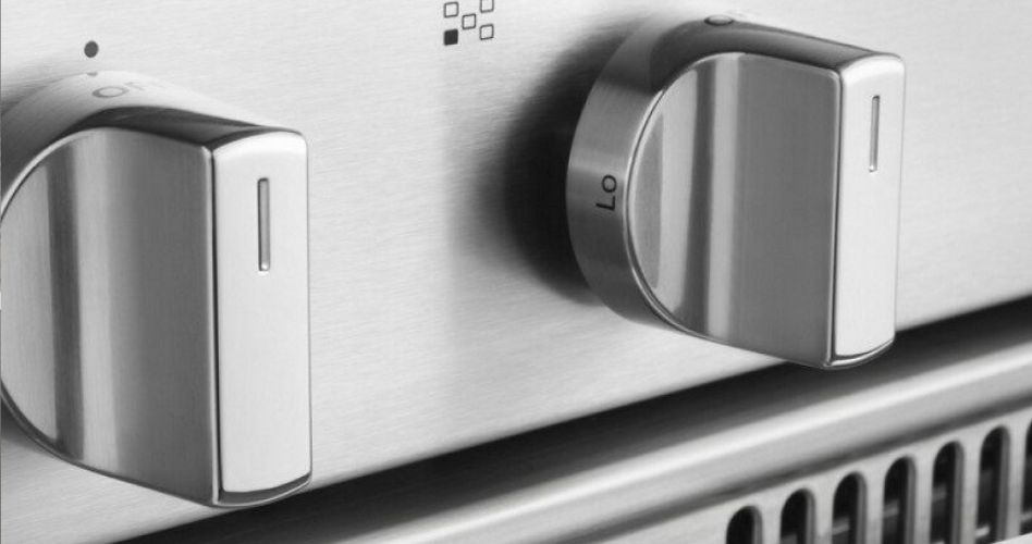 Whirlpool Combination Microwave Les boutons d'un four Whirlpool en acier inoxydable